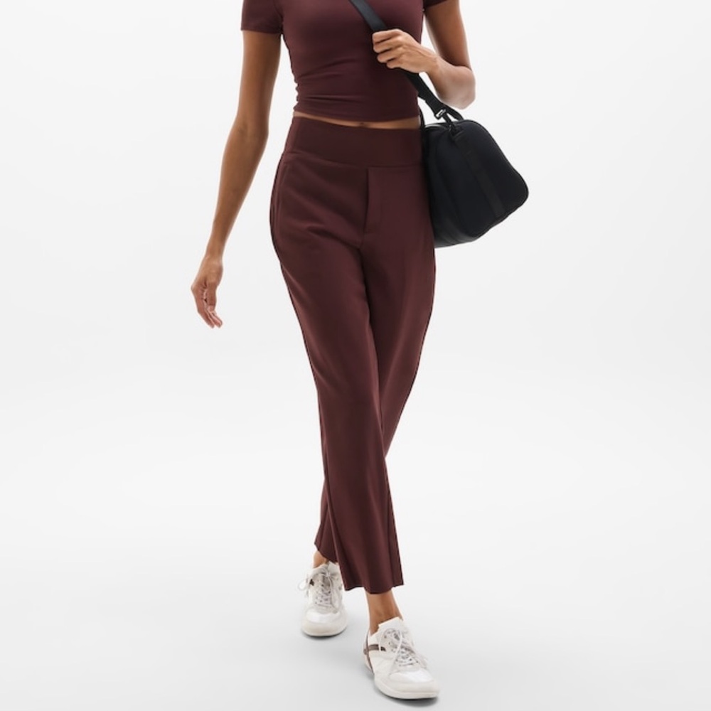 Athleta endless high-rise pant. 
Size cute and sport.
travel / everyday pant